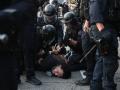 Uno de los manifestantes arrestado