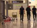Persona sin hogar en el aeropuerto de Barajas