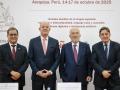 Santiago Muñoz Machado, director de la presidente de la RAE, el director del Instituto Cervantes, Luis García Montero, el presidente del grupo de trabajo del X Congreso Internacional de la Lengua Española (CILE), Carlos Chávez-Taffur), y el embajador peruano en España, Luis Iberico Núñez