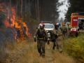 (Foto de ARCHIVO)
Agentes del equipo de Bomberos de Galicia trabajan durante un incendio, a 5 de septiembre de 2024, en Crecente, Pontevedra, Galicia (España). Un incendio forestal en el ayuntamiento pontevedrés de Crecente, en la parroquia de Filgueira, que permanece activo, ha obligado a desalojar a más de 20 vecinos. Debido al mismo, iniciado en torno a las 22.30 horas, se declaró la situación dos en torno a la una y cuarto de la madrugada. Se trata de una medida preventiva que se decreta por la proximidad del incendio a núcleos de población, en este caso concreto a los de Ameixeira y Os Reinaldos.

Adrián Irago / Europa Press
05/9/2024