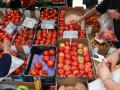 Cajas de tomates en un mercado de la Comunidad de Madrid