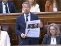 Jaime de Olano muestra en el Congreso la exclusiva de El Debate