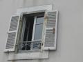 La comunidad de vecinos puede sugerirte que cambies las ventanas si son como estas