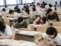 Varios alumnos realizan la PAU 2025