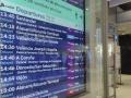 Pantalla informativa en la estación de Chamartín en Madrid