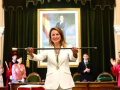 Imagen de Begoña Carrasco con la vara de mando tras ser investida alcaldesa de Castellón en 2023