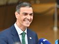 El presidente del Gobierno, Pedro Sánchez, atiende a los medios de comunicación