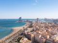 Vista aérea de la playa de la Barceloneta, en Barcelona, en una imagen de archivo