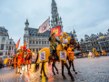 Un momento del desfile del Ommegang, en la Grand Place de Bruselas