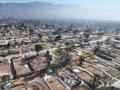 Vista aérea de propiedades despejadas de los escombros del incendio forestal Eaton el 3 de julio de 2025 en Altadena, California