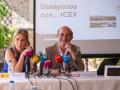 La delegada del Gobierno, Milagros Tolón, y el director territorial de Comercio del Instituto de Comercio Exterior (ICEX) en Castilla-La Mancha, Pedro Antonio Morejón.

REMITIDA / HANDOUT por DELEGACIÓN
Fotografía remitida a medios de comunicación exclusivamente para ilustrar la noticia a la que hace referencia la imagen, y citando la procedencia de la imagen en la firma
09/7/2025
