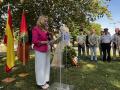 La alcaldesa de Burgos, Cristina Ayala, lee el manifiesto en el acto de recuerdo a Miguel Ángel Blanco