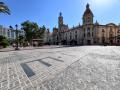 Imagen de archivo de la plaza del Ayuntamiento de Valencia, con la letra 'e' con acento abierto