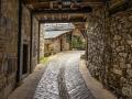 Casco antiguo de Peñalba de Santiago, con arquitectura típica del Valle del Silencio.