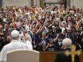 FOTODELDÍA CIUDAD DEL VATICANO, 29/07/2025.- El papa León XVI pidió este martes a cientos de 'influencers' católicos que lleven y busquen la paz en las redes sociales "en este tiempo nuestro, desgarrado por la enemistad y la guerra". En un saludo al final de la misa celebrada en la basílica de San Pedro, el papa se dirigió a los llamados influyentes ('influencers') católicos o "misioneros digitales" que han acudido a Roma para el Jubileo dedicado a ellos.-EFE/Elisabetta Trevisan/Dicasterio para la Comunicación del Vaticano***SOLO USO EDITORIAL/SOLO DISPONIBLE PARA ILUSTRAR LA NOTICIA QUE ACOMPAÑA (CRÉDITO OBLIGATORIO)***