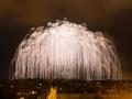 Un total de 6.000 cohetones se elevan hasta 300 metros de altura en un espectáculo que convierte la noche en día en la Nit de l’Albà