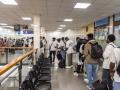 Decenas de migrantes embarcan en Ceuta para salir hacia la península