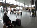 Pasajeros en el aeropuerto de Villanubla (Valladolid)
