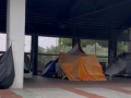 Tiendas de campaña en la plaza de los Campeones, en Barcelona