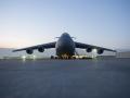 Un avión C-5 Galaxy de la fuerza aérea de EE.UU. en el aeródromo de Bagram, Afganistán (2015)