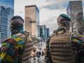 Dos soldados del Ejército belga en Bruselas
