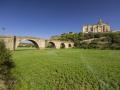 Puente romano y catedral de Coria (Cáceres).