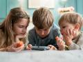 Los niños están sometidos a horas de estímulos frenéticos en las pantallas