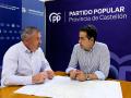 Héctor Folgado, vicesecretario general de Organización del PPCS, junto a Alfonso Arín, portavoz PP