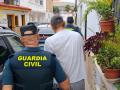 Imágenes del detenido por la Guardia Civil