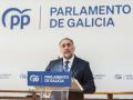 El viceportavoz parlamentario del PPdeG, Julio García Comesaña, en rueda de prensa

REMITIDA / HANDOUT por ÍÑIGO ROLÁN
Fotografía remitida a medios de comunicación exclusivamente para ilustrar la noticia a la que hace referencia la imagen, y citando la procedencia de la imagen en la firma
21/11/2025
