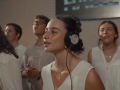 Un fotograma del videoclip de '(Tú) El único Rey - Una voz'