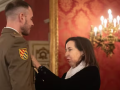 La ministra de Defensa, Margarita Robles, durante el acto de imposición de condecoraciones, en el Cuartel General del Ejército de Tierra