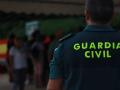 Un agente de la Guardia Civil en una imagen de recurso

REMITIDA / HANDOUT por GUARDIA CIVIL
Fotografía remitida a medios de comunicación exclusivamente para ilustrar la noticia a la que hace referencia la imagen, y citando la procedencia de la imagen en la firma
28/11/2025