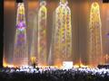Un momento del encuentro de oración en el Accor Arena de Bercy, inspirado en la Saint Chapelle