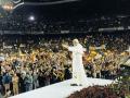 Juan Pablo II, durante su encuentro con los miles de jóvenes que abarrotaron el Bernabéu en 1982