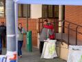 Familiares en el Centro Cívico Poniente Sur de Córdoba