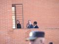 Los reyes a su entrada en el centro cívico donde se encuentran los familiares del accidente de tren