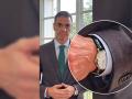 Imagen del reloj de Pedro Sánchez en el vídeo de crítica al PP