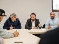 Imagen de la reunión del concejal de Urbanismo con los puestos del mercado central de Castellón de la Plana