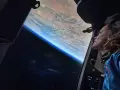 Emily Calandrelli, mujer número 100 en viajar al espacio, en la New Shepard de Blue Origin