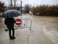 Imagen de carreteras anegadas de agua por las fuertes lluvias que ha provocado la borrasca Leonardo en Ronda (Málaga)