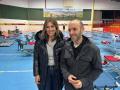 Mari Paz Fernández, alcaldesa de Ronda (PP), junto a Carlos Javier García, su homólogo de Grazalema (PSOE), en el Pabellón El Fuerte