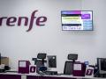 (Foto de ARCHIVO)
Pantallas con información sobre modificaciones en trayectos, en la estación de Chamartín Clara Campoamor, a 14 de agosto de 2025, en Madrid (España). Renfe mantiene interrumpida la circulación de trenes entre Galicia y Madrid por los incendios en Ourense y continúa revisando la infraestructura para reanudar el servicio. La compañía había previsto retomar hoy los viajes si el fuego estaba controlado y programó trenes especiales para los afectados.

A. Pérez Meca / Europa Press
14/8/2025