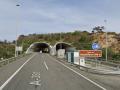 Tunel de Valdeinfierno en la autovía de Los Barrios, la A-381, cortada por desprendimiento