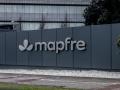 Nueva imagen de Mapfre implantada en las fachadas de las oficinas centrales de la aseguradora en Majadahonda