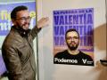 El candidato a la presidencia de la Junta de Podemos - Alianza Verde, Miguel Ángel Llamas y su cartel para el 15-M