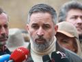 El presidente de Vox, Santiago Abascal, ofrece declaraciones a la prensa, en el Mirador del Alcázar de Toro (Zamora)