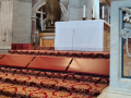 Cristales instalados alrededor del Altar de la Confesión