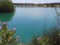 El lago azul de las canteras de Asland