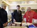 Emmanuel Macron con Brigitte y el Papa Leon XIV